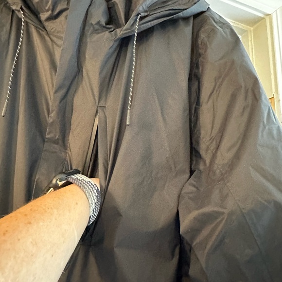 Rains NWTs Padded Nylon Coat - Picture 4 of 9